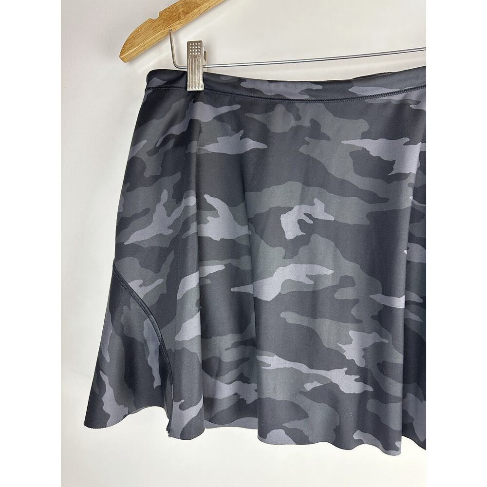 Athleta Camo Match Point Skort Shorts + Skirt Stretch Gripper Liner Women Medium - Picture 3 of 16